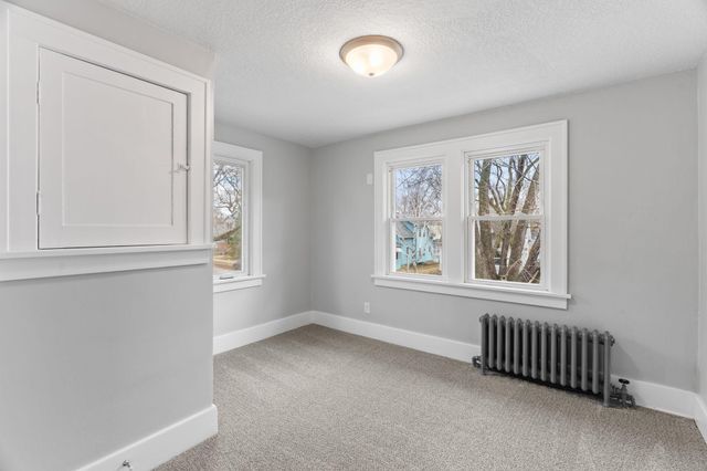 2723 Queen Avenue N, Minneapolis, MN 55411