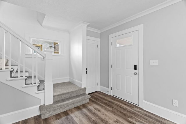 2723 Queen Avenue N, Minneapolis, MN 55411