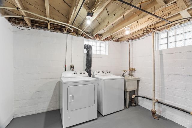 2723 Queen Avenue N, Minneapolis, MN 55411