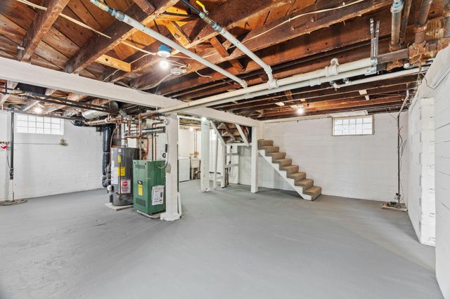 2723 Queen Avenue N, Minneapolis, MN 55411