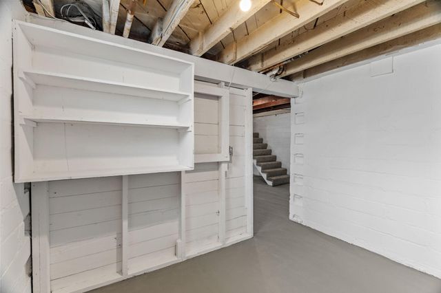 2723 Queen Avenue N, Minneapolis, MN 55411