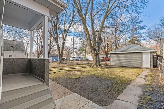 2723 Queen Avenue N, Minneapolis, MN 55411