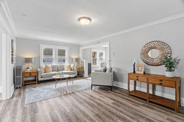 2723 Queen Avenue N, Minneapolis, MN 55411