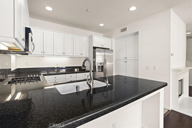 1800 Oak Street 319, Torrance, CA 90501