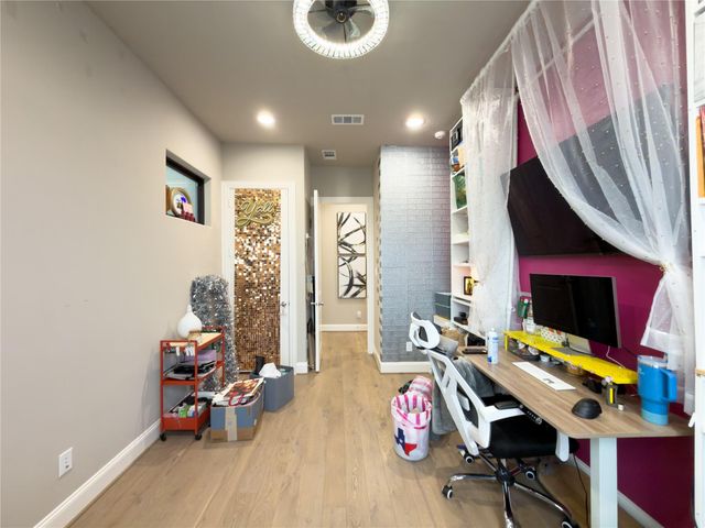 2437 Prairie Hollow Lane, Houston, TX 77077