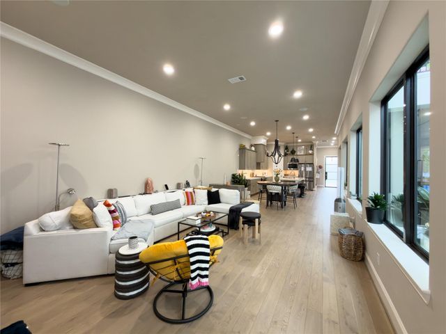 2437 Prairie Hollow Lane, Houston, TX 77077