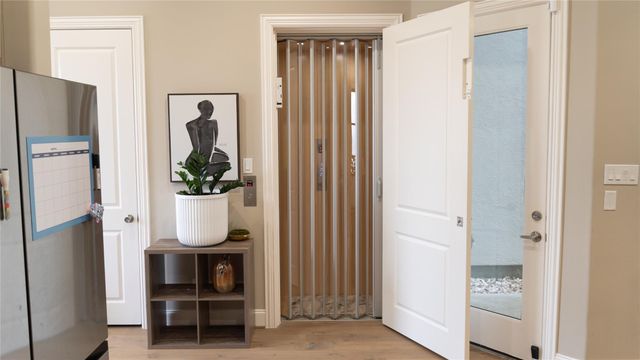 2437 Prairie Hollow Lane, Houston, TX 77077