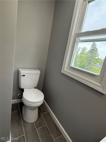 418 W Glenaven Avenue, Youngstown, OH 44511