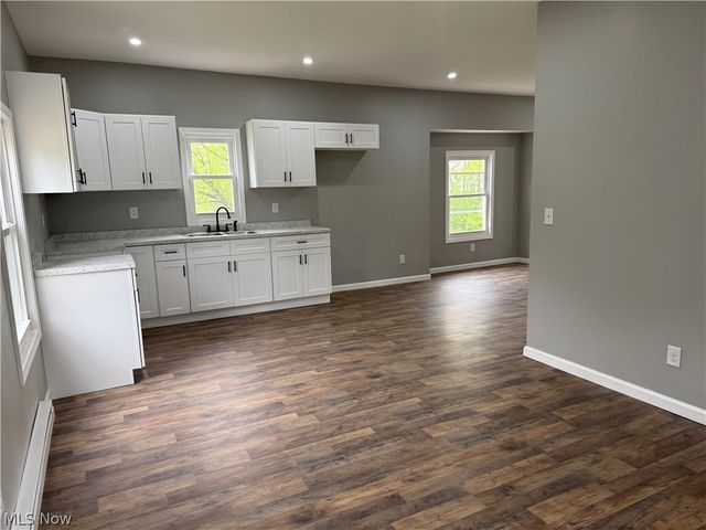 418 W Glenaven Avenue, Youngstown, OH 44511