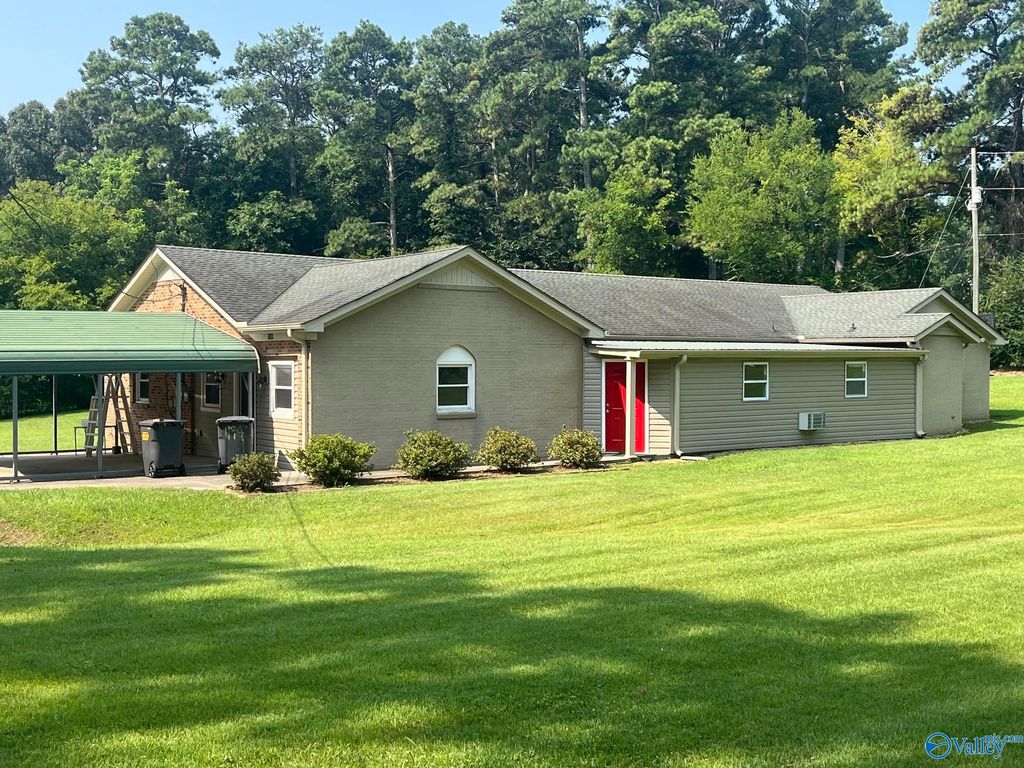 1194 Bird Spring Road SW, Hartselle, AL 35640