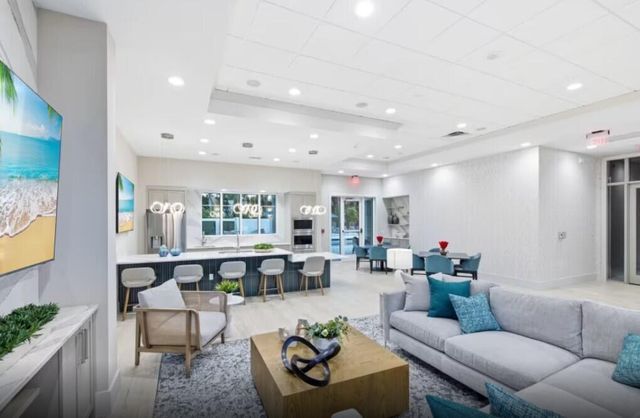 9291 Cape Honey Bee Lane Mystique 35, Lake Worth, FL 33467