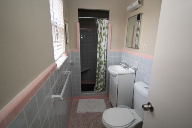 1305 CHERRY RD, Memphis, TN 38117