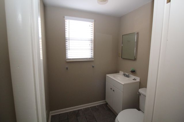 1305 CHERRY RD, Memphis, TN 38117