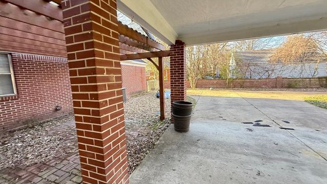 1305 CHERRY RD, Memphis, TN 38117