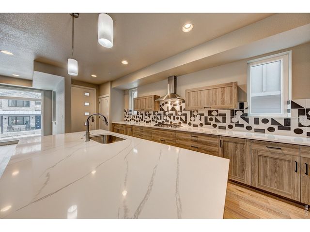 834 Cherokee Dr, Fort Collins, CO 80525