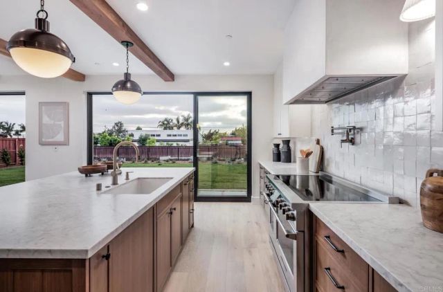 824 Conestoga Ct, Encinitas, CA 92024