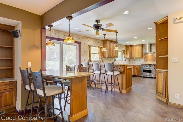3062 Saint Jude Drive, Waterford Charter Township, MI 48329