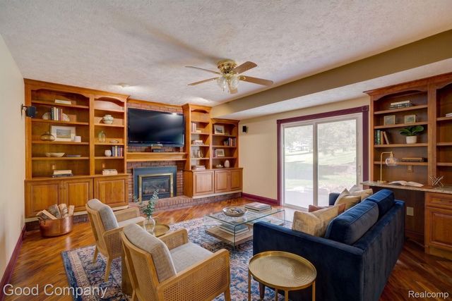 3062 Saint Jude Drive, Waterford Charter Township, MI 48329