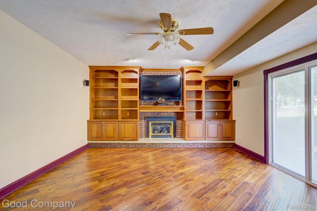 3062 Saint Jude Drive, Waterford Charter Township, MI 48329