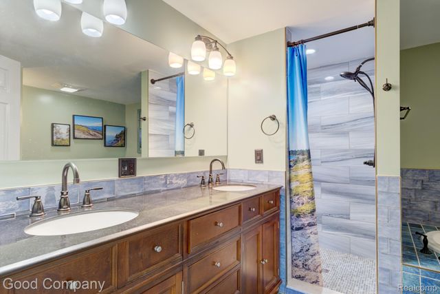 3062 Saint Jude Drive, Waterford Charter Township, MI 48329