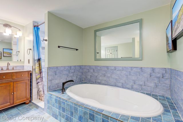 3062 Saint Jude Drive, Waterford Charter Township, MI 48329