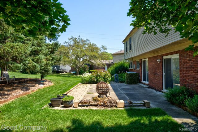 3062 Saint Jude Drive, Waterford Charter Township, MI 48329