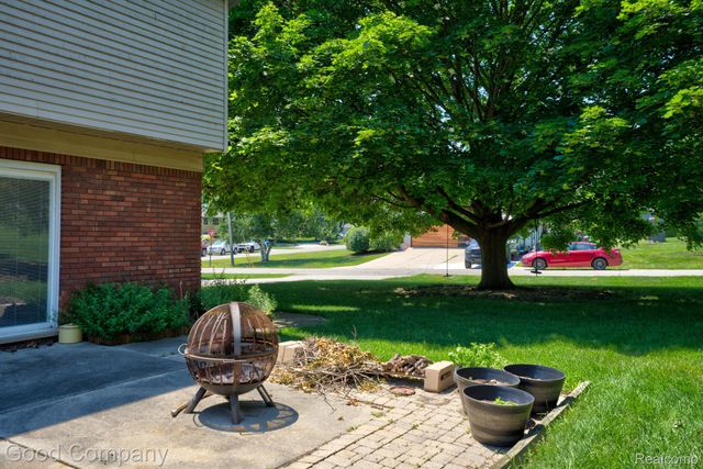 3062 Saint Jude Drive, Waterford Charter Township, MI 48329
