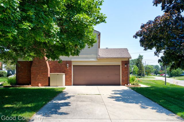 3062 Saint Jude Drive, Waterford Charter Township, MI 48329