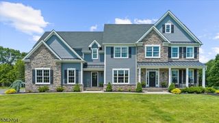 18 Robin Hill Way, Raritan Twp., NJ 08551