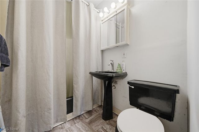 1712 Girard Street, Akron, OH 44301