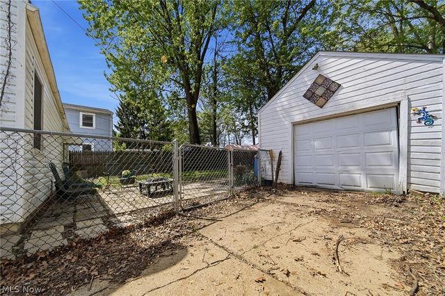 1712 Girard Street, Akron, OH 44301