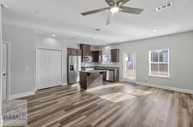 1034 Grayson Avenue, Hinesville, GA 31313