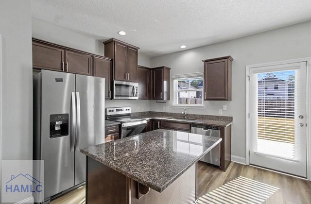 1034 Grayson Avenue, Hinesville, GA 31313