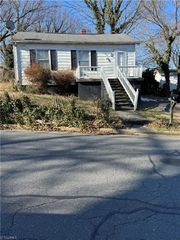208 N Franklin Street, Reidsville, NC 27320