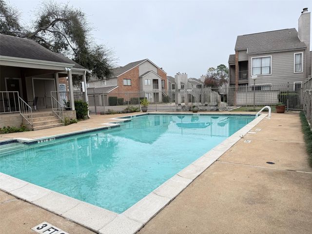 6701 Sands Point Drive 26, Houston, TX 77074