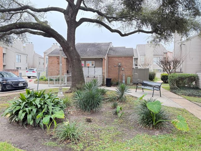 6701 Sands Point Drive 26, Houston, TX 77074