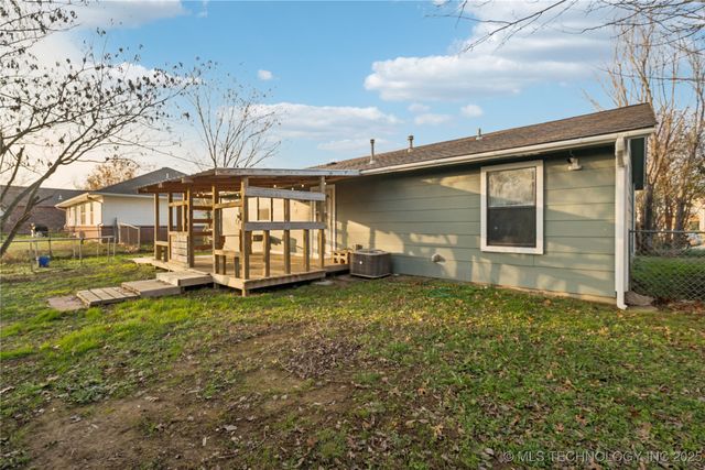 819 Cowell Street, Claremore, OK 74017