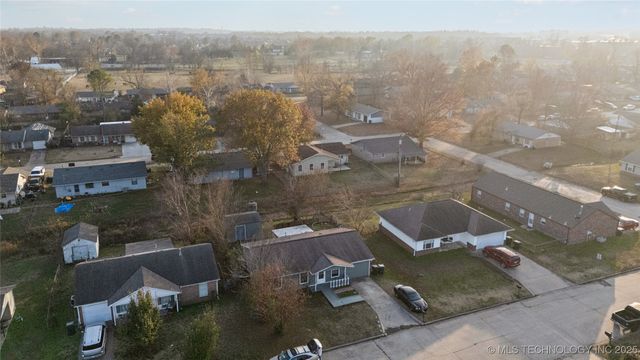 819 Cowell Street, Claremore, OK 74017