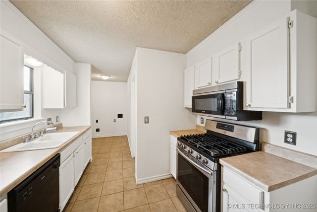 819 Cowell Street, Claremore, OK 74017