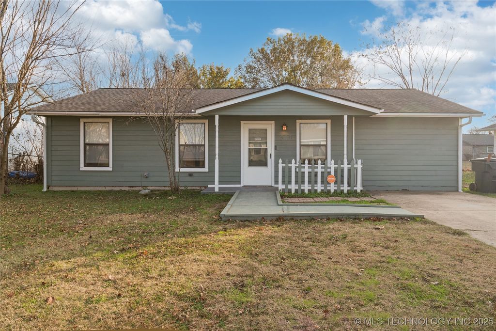819 Cowell Street, Claremore, OK 74017