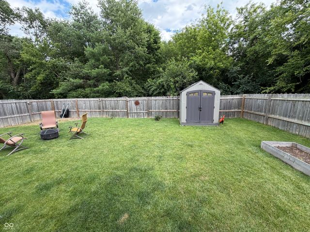 13977 Wakefield Place, Fishers, IN 46038