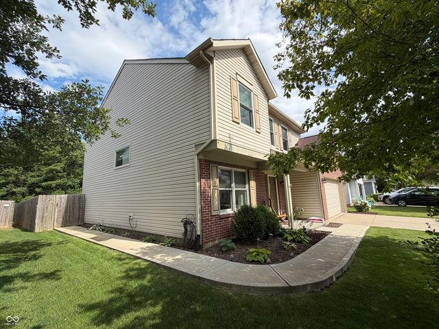13977 Wakefield Place, Fishers, IN 46038