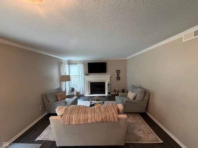 13977 Wakefield Place, Fishers, IN 46038