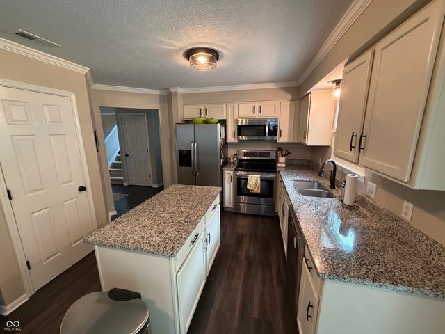 13977 Wakefield Place, Fishers, IN 46038