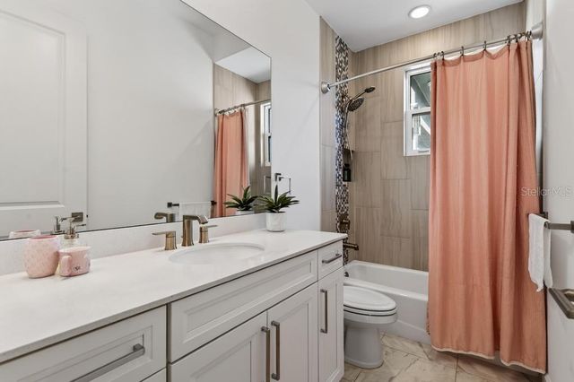 67 NEW LEATHERWOOD DR, Palm Coast, FL 32137