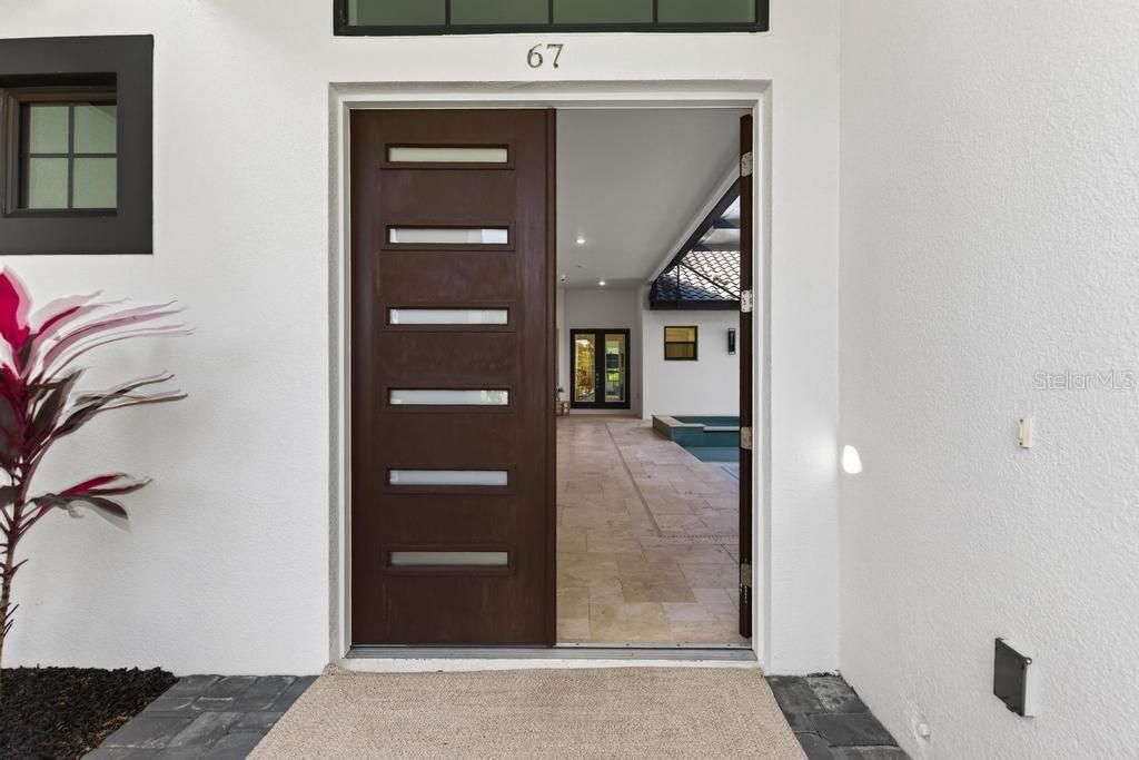 Image 4 of property listing at 67 NEW LEATHERWOOD DR, Palm Coast, FL 32137