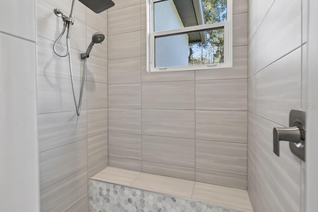 Image 37 of property listing at 67 NEW LEATHERWOOD DR, Palm Coast, FL 32137