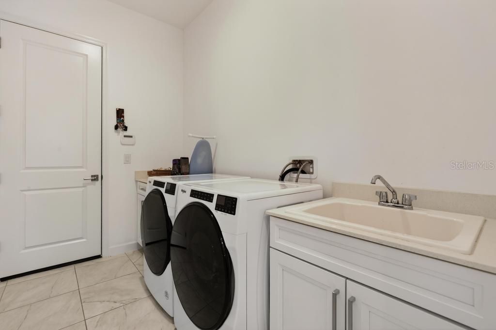 Image 40 of property listing at 67 NEW LEATHERWOOD DR, Palm Coast, FL 32137