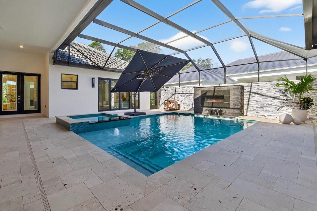 Image 9 of property listing at 67 NEW LEATHERWOOD DR, Palm Coast, FL 32137