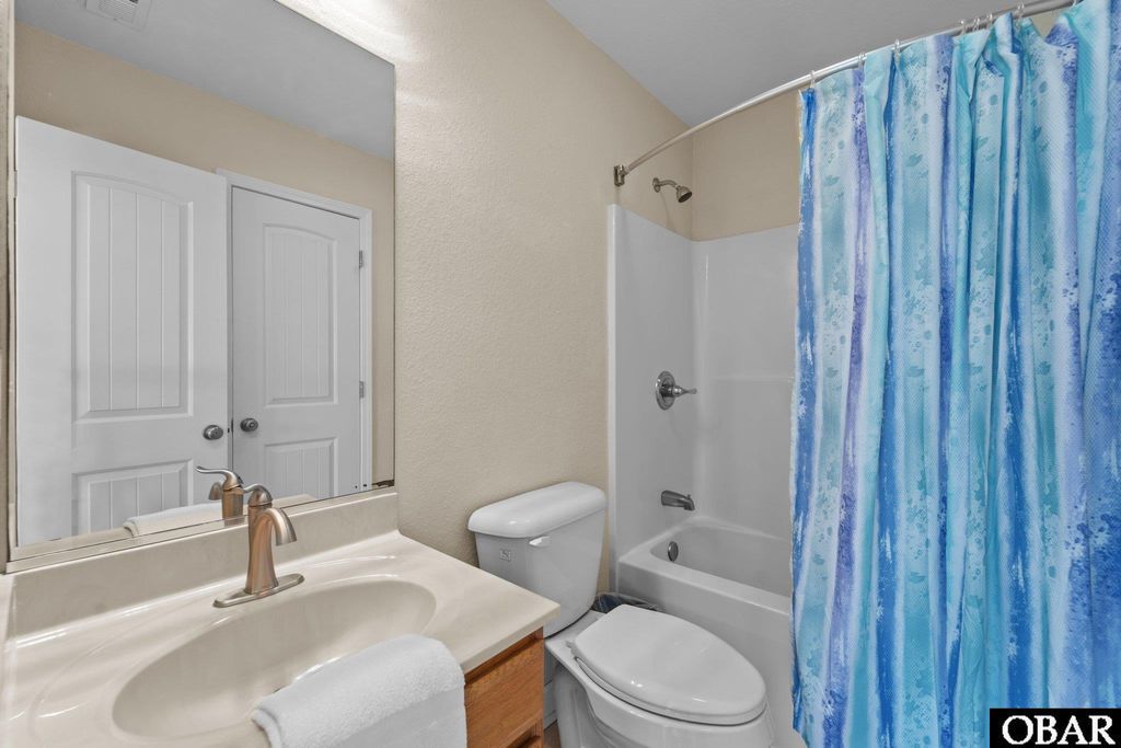 Image 13 of property listing at 1692 Ocean Pearl Road Lot 3, Corolla, NC 27927